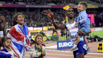 Mo Farah firar VM-guldet på 10000 meter med sina barn, VM 2017.
