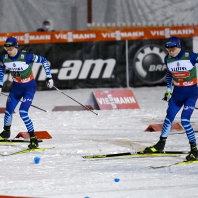 På lördagen tävlade Ilkka Herola (till vänster) och Eero Hirvonen (till höger) i Ruka.
