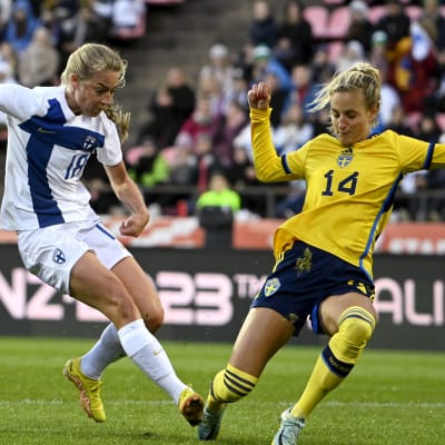 Linda Sällström i landslaget mot Sverige.