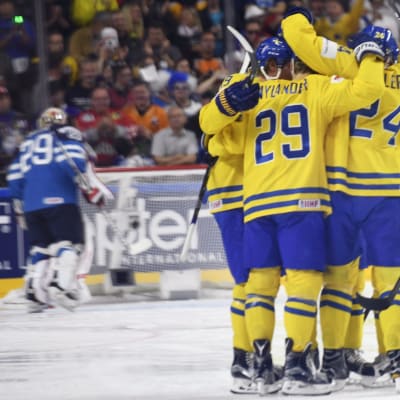 Sverige firar mål.