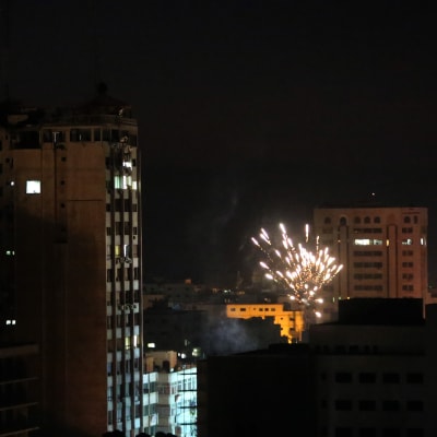 Fyrverkerier för att fira eldupphöret i Gaza.