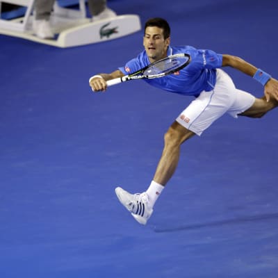 Novak Djokovic till semifinal i Melbourne.