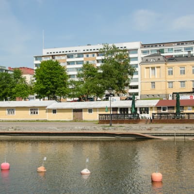 Fiskhallen nere vid Fiskarstranden i Vasa.