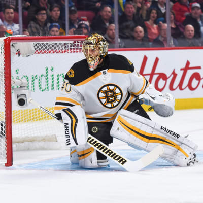 Tuukka Rask vaktar målet för Boston Bruins.