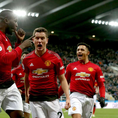 Man United jyräsi voittoon Newcastlessa - katso ottelun maalit 