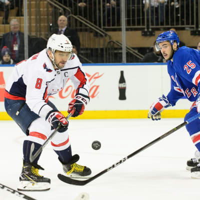 Alexander Ovetjkiin gjorde segermålet för Washington i matchen mot New York Rangers.