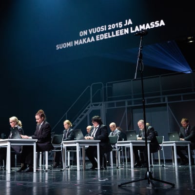 Suomen Kansallisteatterin Yhdestoista hetki näytelmä
