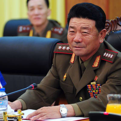 Nordkoreas försvarsminister Pak Yong-Sik har avskedats, men orsaken är tills vidare oklar