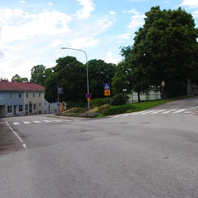 Korsningen av Gustav Vasas gata och Långgatan i Ekenäs.