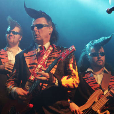 Leningrad Cowboys esiintymässä Prahassa vuonna 2007.