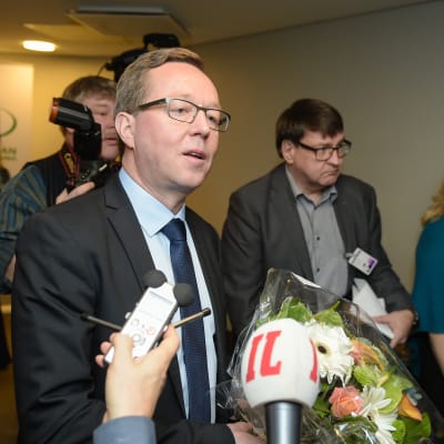 Näringsminister Mika Lintilä (C).