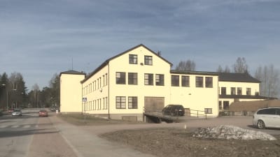 Tolifastigheten i Karis.