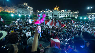 Det hölls stora demonstrationer mot benådningen av Fujimori i fjol vintras. Den här demonstrationen hölls i Lima den 30 januari 2017.