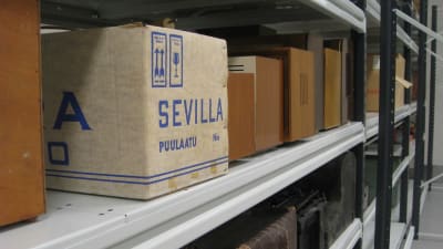 hylla i föremålsarkiv