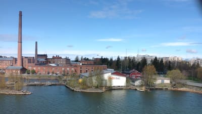 Vy över FM Boats och Vasa universitet från Vasa elektriskas nybygge