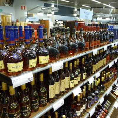 Alkoholdrycker i en Alkoaffär