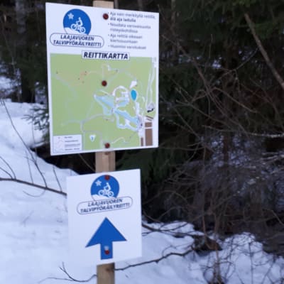 Maastopyöräilyn reittikartasto Laajavuoressa.