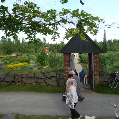 Aspegrens Trädgård, porten