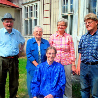 Stig Westerberg, Berit Nylund, Kajsa Sjöblom (sittande), Else-Maj Nylund och Erik Nylund