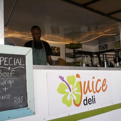 Matbilen Juice Deli hittas i Woodstock, Kapstaden designhuvudstad