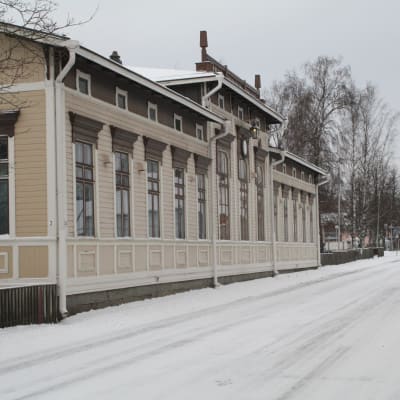 Stadshuset i Kaskö på vintern.