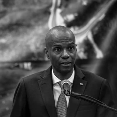 Svartvit bild på haitis president Jovenel Moise