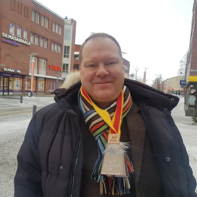 Polar Press Club on palkinnut Lapin sairaanhoitopiirin infektioylilääkäri Markku Broaksen hyvästä tiedottamisesta.