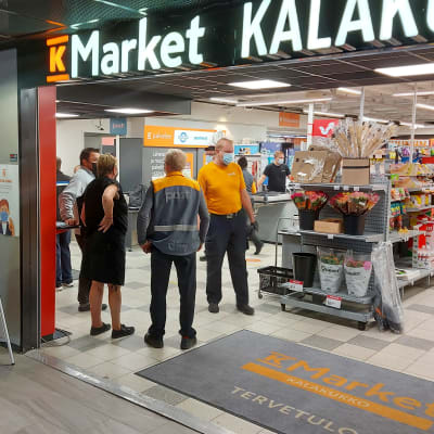 Postin palvelupiste K-Marketissa Kuopiossa