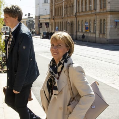 Anna-Maja Henriksson anländer till Ständerhuset