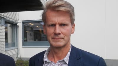 Bildningsdirektör Jan Levander och rektor Peter Lindqvist i Jakobstad
