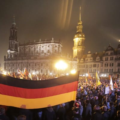 Pegida ordnade demonstration i Dresden den 19 oktober 2015.