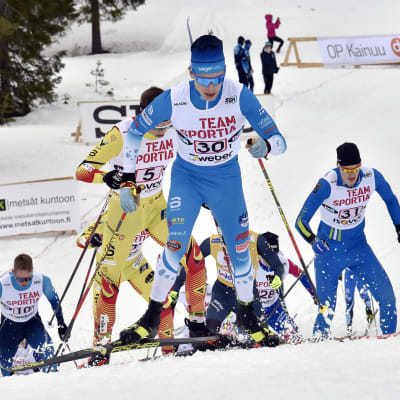 Alexander Ståhlberg (nummer 30) såg till att det gick undan från start.