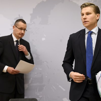 Lagstiftningsråd Janne Kanerva och justitieminister Antti Häkkänen (Samlingspartiet)