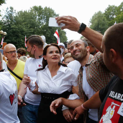 Svjatlana Tsihanouskaja kampanjatilaisuudessaan Baranovichissa 2. elokuuta 2020. 
