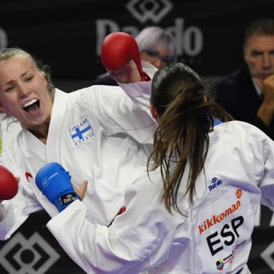 Titta Keinänen jagar medalj i karate