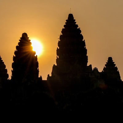 Ryhmä tutkijoita paljastaa Angkor Watin mahtavan temppelikompleksin rakentaneen sivilisaation elämän ja kuoleman salaisuudet.