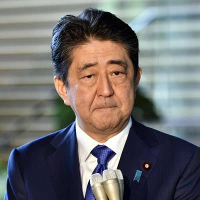 Japans premiärminister Shinzo Abe anser att de nordkoreanska missiltesten är oacceptabla