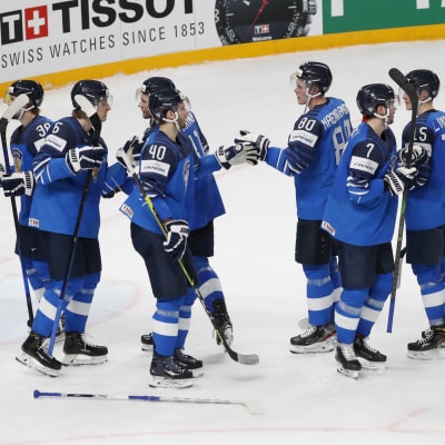 Finland firar seger.