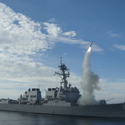 Den amerikanska flottan tränade med kryssningsmissiler i Medelhavet 2010.
