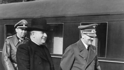 Jozef Tiso och Adolf Hitler i Rastenburg i Ostpreussen eller nordöstra Polen 20.10.1941