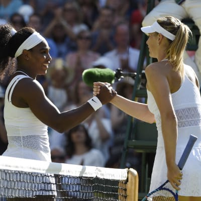 Serena Williams gav ingen chans åt Maria Sharapova.