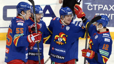 Steve Moses, Petr Koukal, Linus Omark och Atte Ohtamaa firar mål, hösten 2014