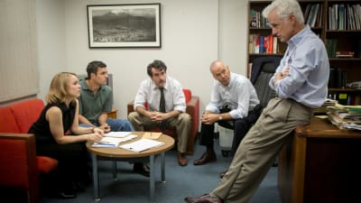 Rachel McAdams, Mark Ruffalo, Brian d'Arcy James och John Slattery spelar journalister som samlats till möte