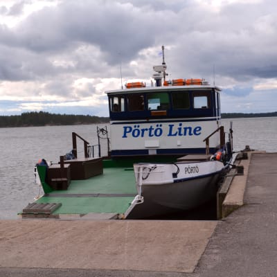 Förbindelsebåt till Pörtö
