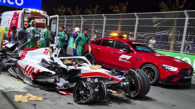 Mick Schumachers sönderkraschade bil.