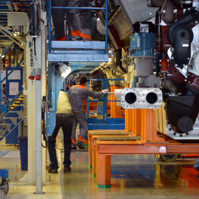 Arbetare i fabriken i Wärtsilä i Vasa