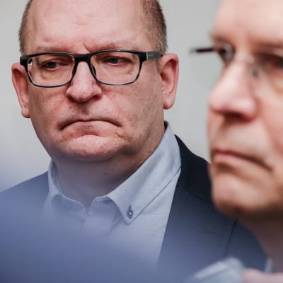 Teollisuusliiton puheenjohtaja Riku Aalto ja Teknologiateollisuuden työnantajat ry:n toimitusjohtaja Jarkko Ruohoniemi.