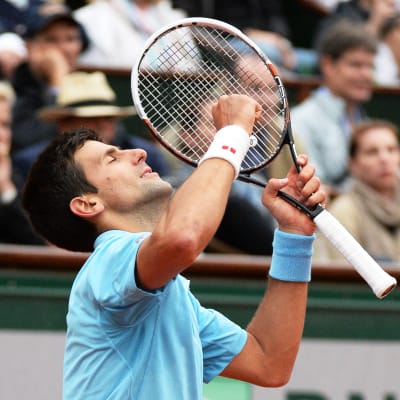 Novak Djokovic lättad efter seger i franska öppna.