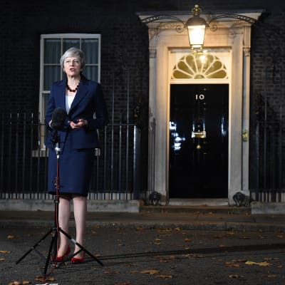 Theresa May utanför 10 Downing Street