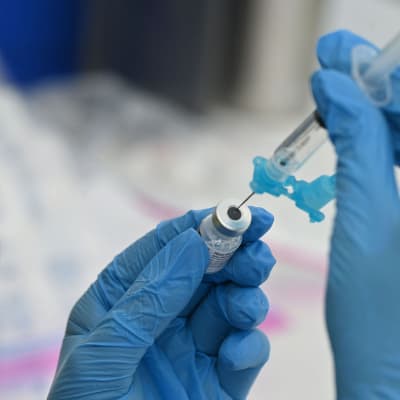 Pfizer-Biontechs vaccin ska ges i Los Angeles i Kalifornien den 11 augusti 2021.